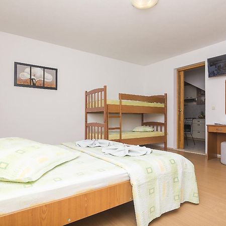 Apartments With A Parking Space Brela, Makarska - 11687 Zimmer foto
