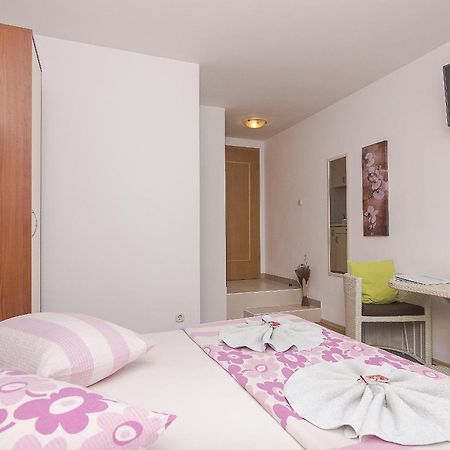 Apartments With A Parking Space Brela, Makarska - 11687 Zimmer foto