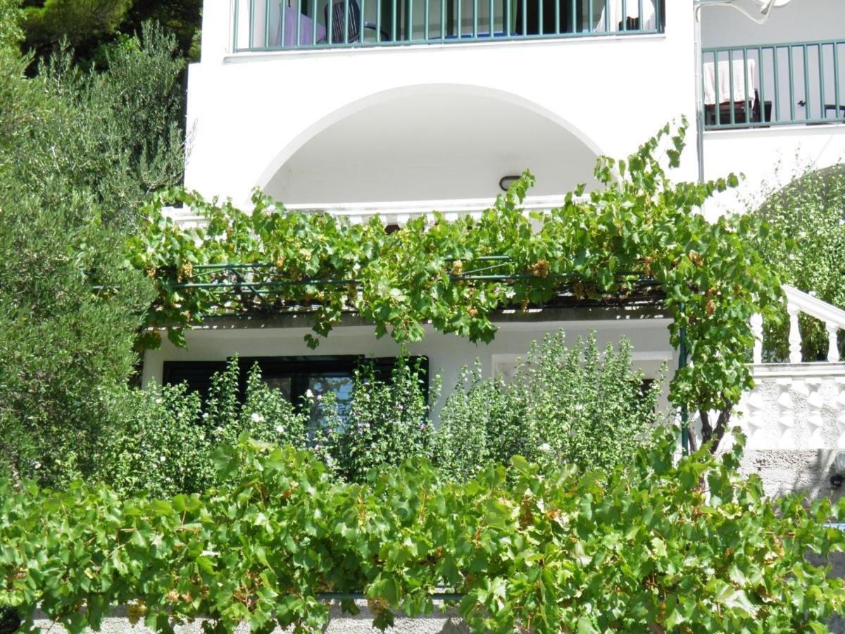 Apartments With A Parking Space Brela, Makarska - 11687 Exterior foto