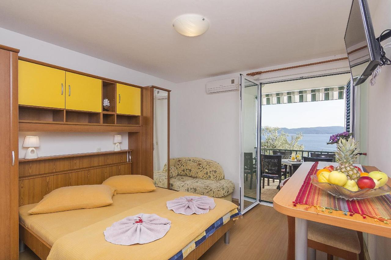 Apartments With A Parking Space Brela, Makarska - 11687 Exterior foto